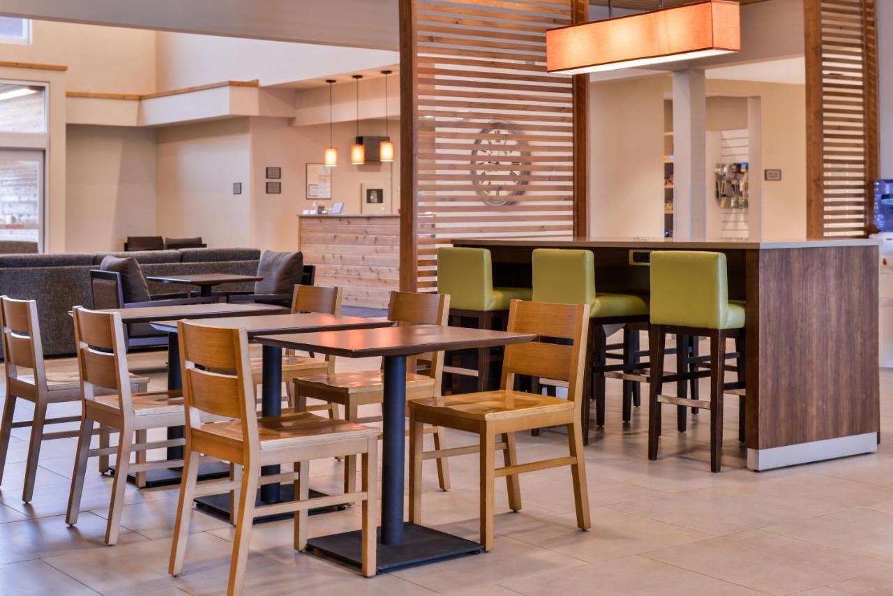 Fort Atkinson Country Inn & Suites By Radisson, Ft Atkinson, Wi מראה חיצוני תמונה